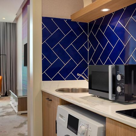 La Quinta By Wyndham Abu Dhabi Al Wahda Hotel Exterior photo