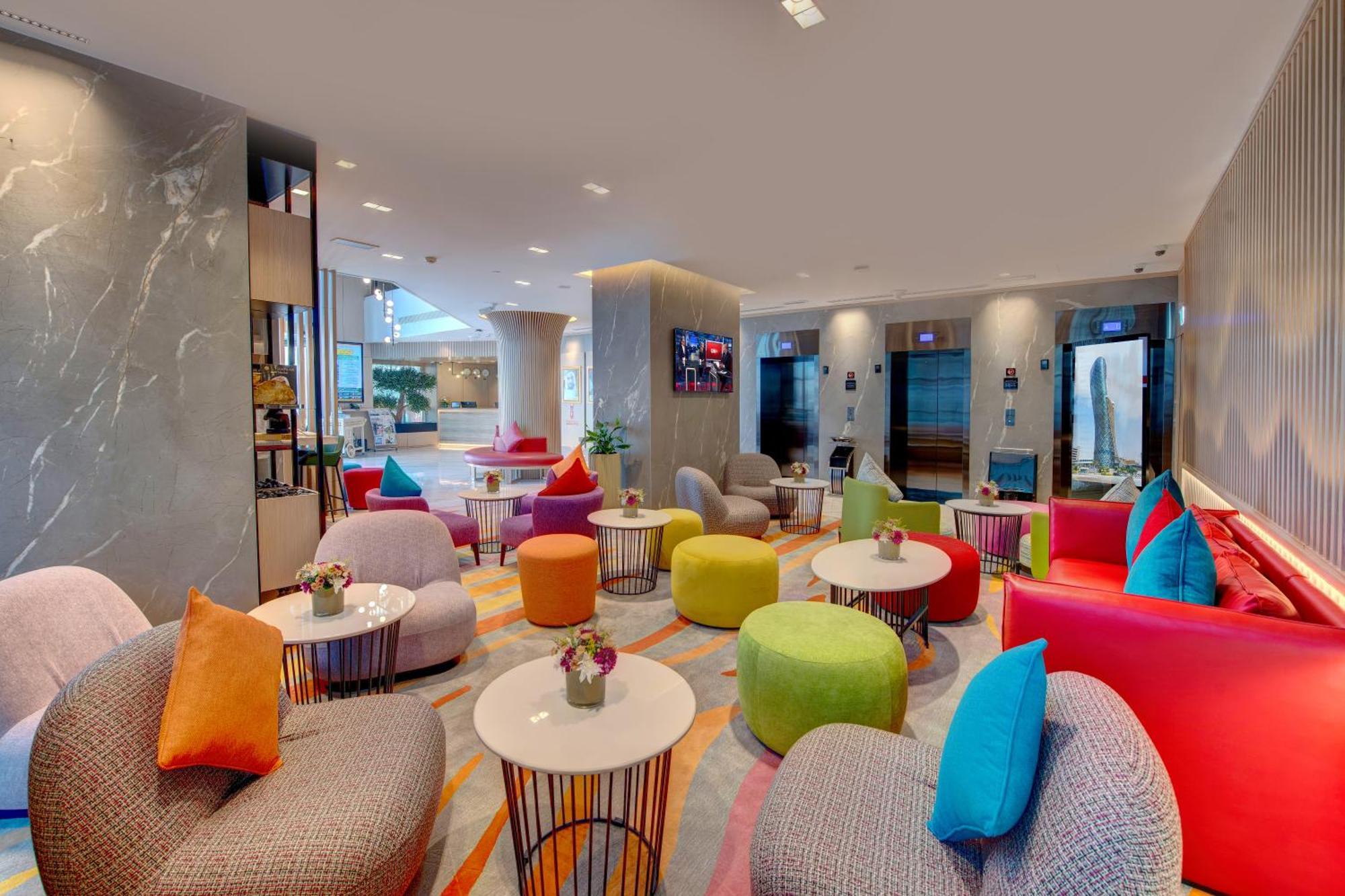 La Quinta By Wyndham Abu Dhabi Al Wahda Hotel Exterior photo