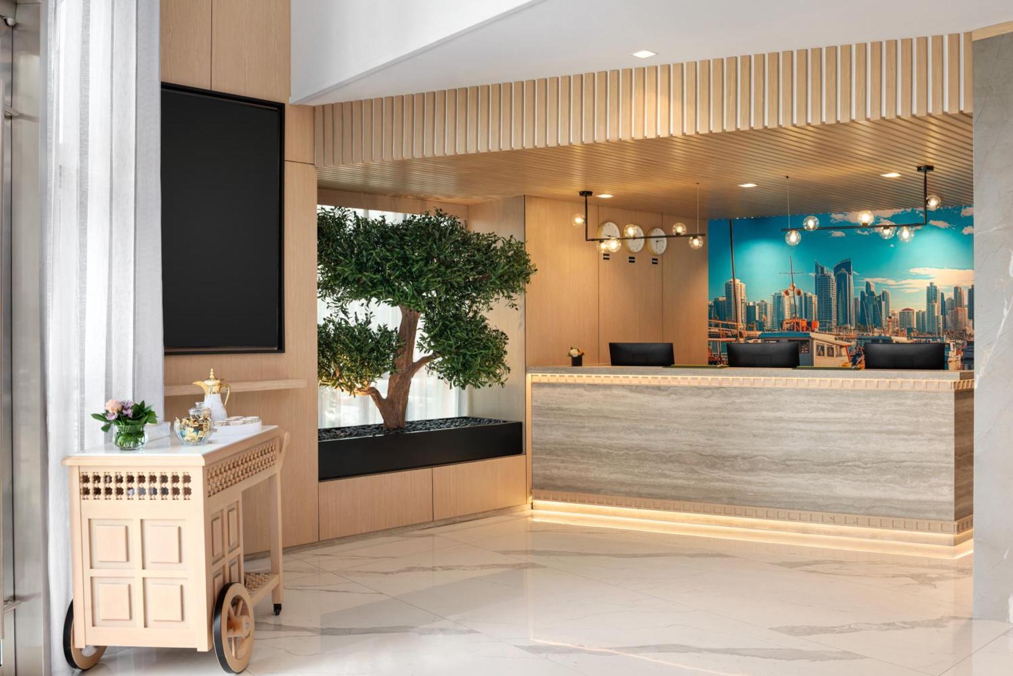 La Quinta By Wyndham Abu Dhabi Al Wahda Hotel Exterior photo