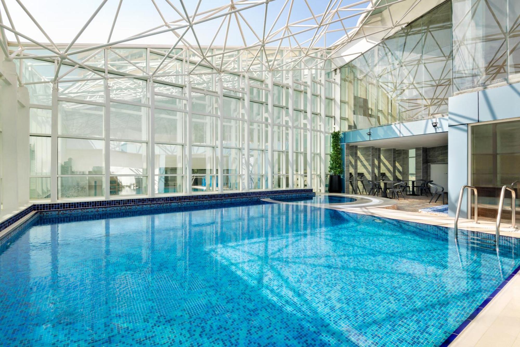 La Quinta By Wyndham Abu Dhabi Al Wahda Hotel Exterior photo